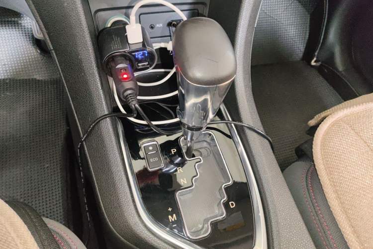 Used Dongfeng Aeolus AX5 2017 1.4T Automatic Qushang Model Gear Lever