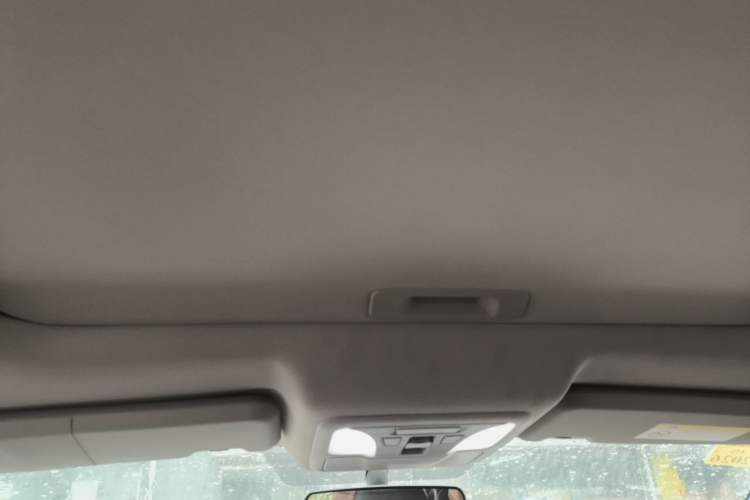Used Dongfeng Aeolus AX5 2017 1.4T Manual Quyue Model Headliner