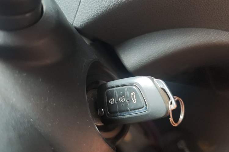 Used Dongfeng Aeolus AX5 2017 1.4T Manual Qushang Model Interior 1