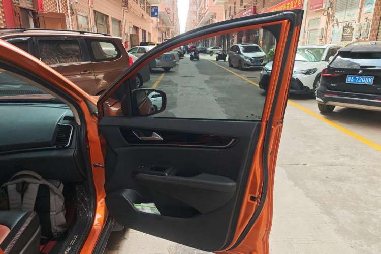 Used Dongfeng Aeolus AX5 2017 1.4T Manual Qushang Model Interior 5