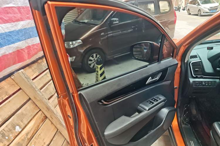 Used Dongfeng Aeolus AX5 2017 1.4T Manual Qushang Model Interior 7