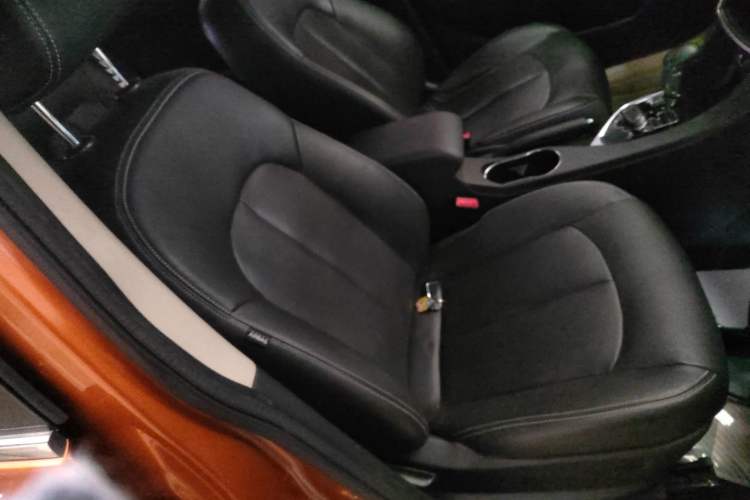 Used Dongfeng Aeolus AX5 2017 1.4T Automatic Fun Edition Right Front Seat