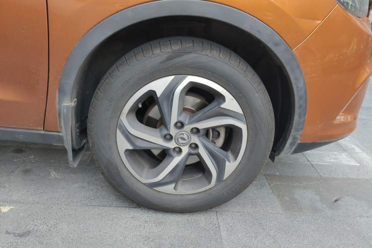 Used Dongfeng Aeolus AX5 2017 1.4T Automatic Qushang Model Right Front Wheel Hub