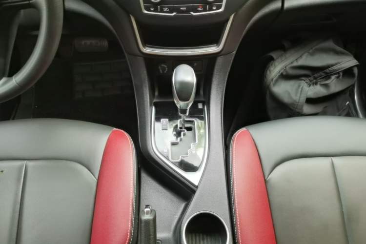 Used Dongfeng Aeolus AX5 2019 1.4T Automatic Zhiyue Model China V Standard Gear Lever