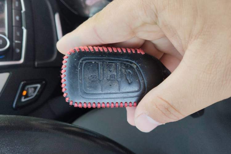 Used Dongfeng Aeolus AX7 2015 2.0L Manual Zhiyi Trim Interior 1