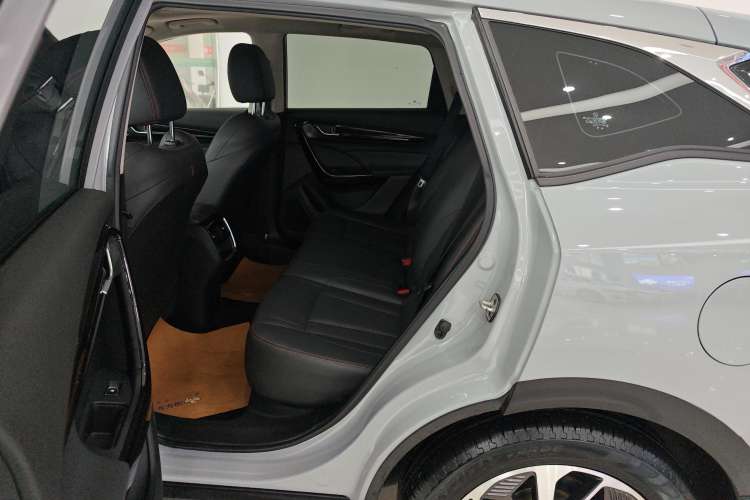 Used Dongfeng Aeolus AX7 2022 Mach Edition 1.5T DCT DF41 Right Rear Seat