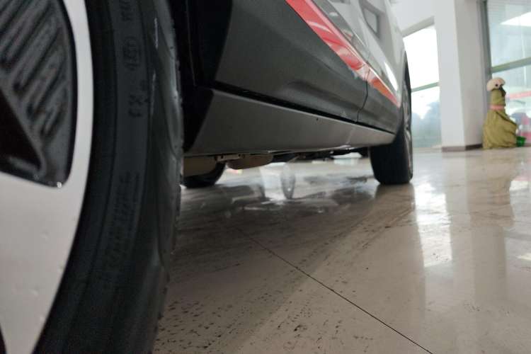 Used Dongfeng Aeolus AX7 2022 Mach Edition 1.5T DCT DF41 Right Side Sill