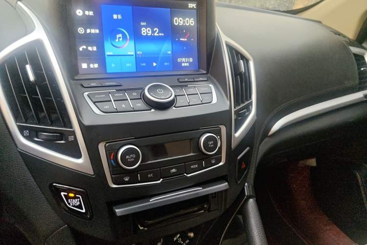 Used Dongfeng Aeolus AX7 2015 2.3L Automatic ZhiZun Version Audio And AC Panel