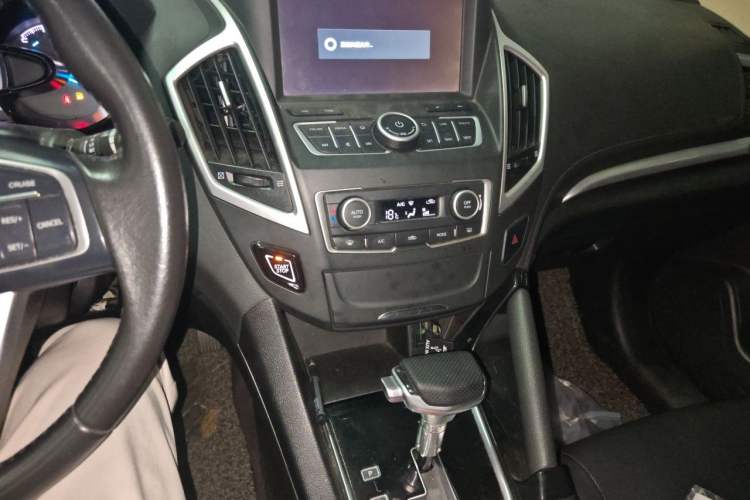 Used Dongfeng Aeolus AX7 2015 2.0L Automatic Zhiyi Trim Audio And AC Panel