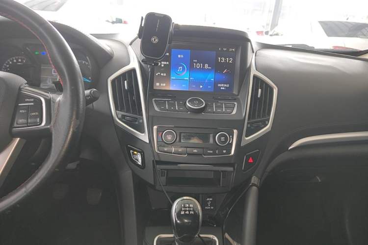 Used Dongfeng Aeolus AX7 2015 2.0L Manual Zhiyi Trim Audio And AC Panel