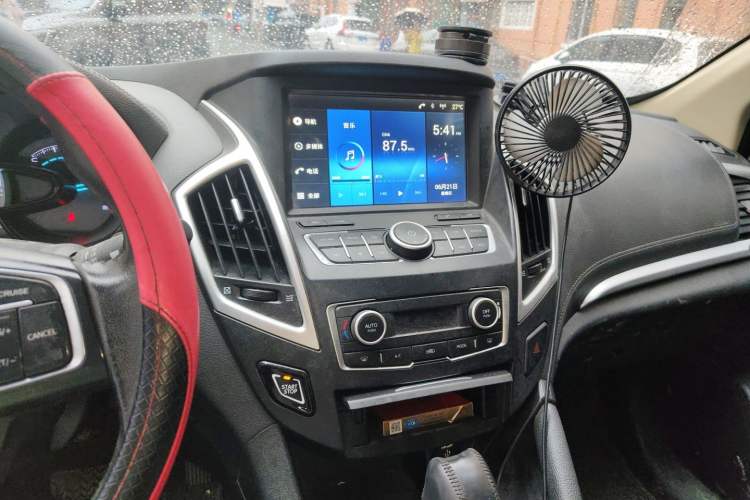 Used Dongfeng Aeolus AX7 2015 2.0L Automatic Zhiyi Trim Audio And AC Panel