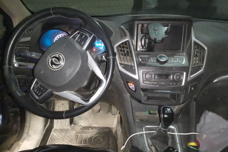 Used Dongfeng Aeolus AX7 2015 2.0L Manual Zhiyi Trim Center Console