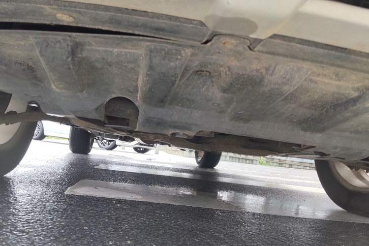 Used Dongfeng Aeolus AX7 2015 2.0L Manual Zhiyi Trim Chassis Front
