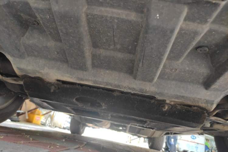 Used Dongfeng Aeolus AX7 2015 2.0L Manual Zhiyi Trim Chassis Front