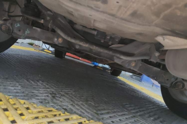 Used Dongfeng Aeolus AX7 2015 2.0L Automatic Zhiyi Trim Chassis Front