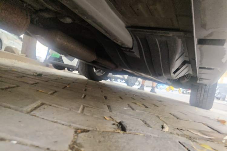 Used Dongfeng Aeolus AX7 2015 2.3L Automatic ZhiZun Version Chassis Front Left