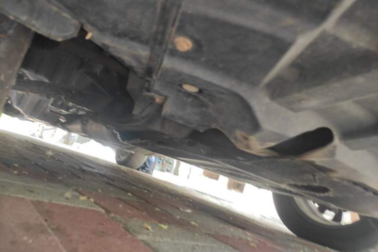 Used Dongfeng Aeolus AX7 2015 2.0L Manual Zhiyi Trim Chassis Front Right