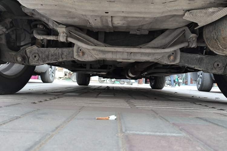 Used Dongfeng Aeolus AX7 2015 2.0L Manual Zhiyi Trim Chassis Rear
