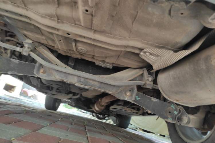 Used Dongfeng Aeolus AX7 2015 2.0L Manual Zhiyi Trim Chassis Rear