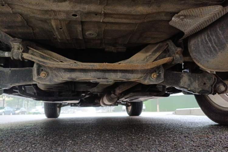 Used Dongfeng Aeolus AX7 2015 2.0L Manual Zhiyi Trim Chassis Rear
