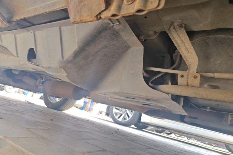 Used Dongfeng Aeolus AX7 2015 2.0L Manual Zhiyi Trim Chassis Rear Left