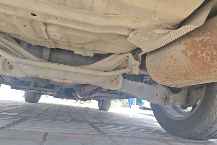 Used Dongfeng Aeolus AX7 2015 2.0L Manual Zhiyi Trim Chassis Rear