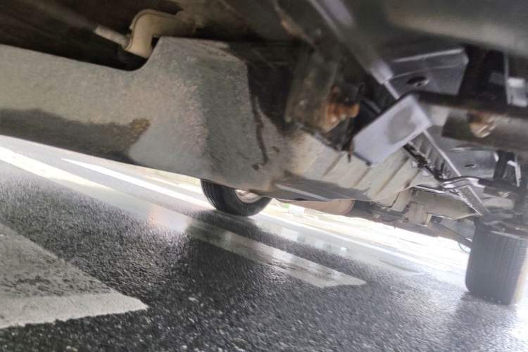 Used Dongfeng Aeolus AX7 2015 2.0L Manual Zhiyi Trim Chassis Rear Right