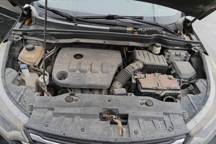 Used Dongfeng Aeolus AX7 2015 2.3L Automatic ZhiZun Version Engine Bay