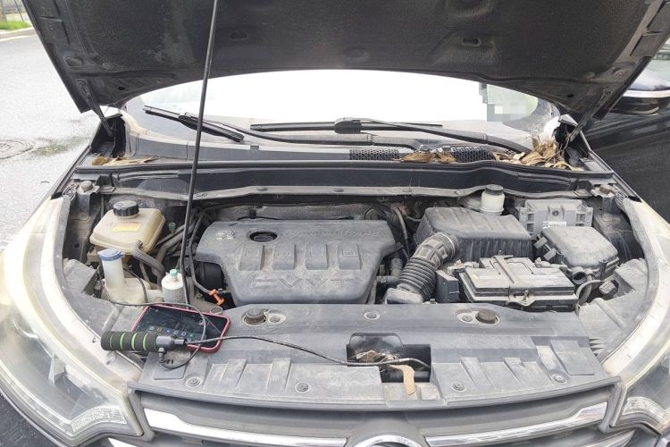 Used Dongfeng Aeolus AX7 2015 2.0L Manual Zhiyi Trim Engine Bay