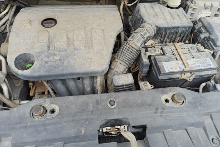 Used Dongfeng Aeolus AX7 2015 2.3L Automatic ZhiZun Version Engine Bay