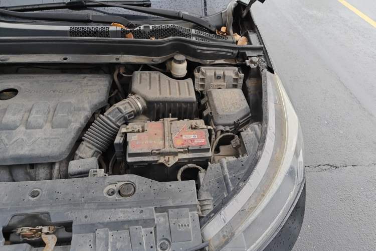 Used Dongfeng Aeolus AX7 2015 2.3L Automatic ZhiZun Version Engine Bay Left