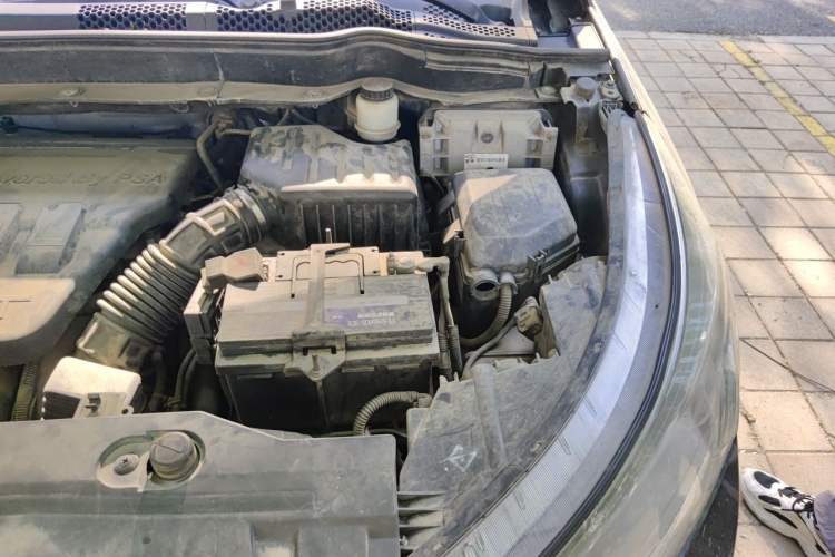 Used Dongfeng Aeolus AX7 2015 2.3L Automatic ZhiZun Version Engine Bay Left