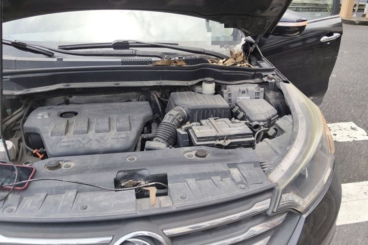 Used Dongfeng Aeolus AX7 2015 2.0L Manual Zhiyi Trim Engine Bay Left