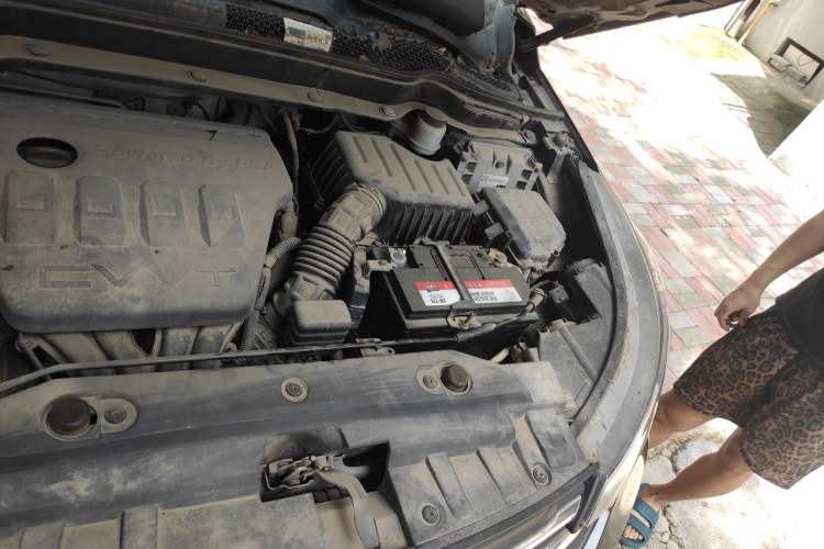 Used Dongfeng Aeolus AX7 2015 2.0L Manual Zhiyi Trim Engine Bay Left