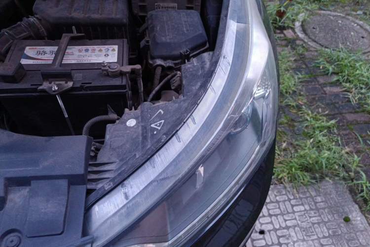 Used Dongfeng Aeolus AX7 2015 2.3L Automatic ZhiZun Version Engine Bay Left