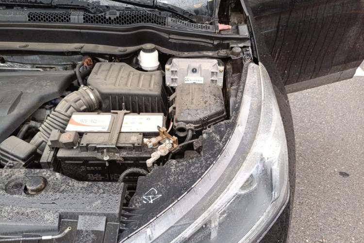 Used Dongfeng Aeolus AX7 2015 2.0L Manual Zhiyi Trim Engine Bay Left