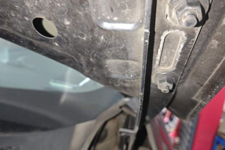 Used Dongfeng Aeolus AX7 2015 2.0L Manual Zhiyue Model Engine Bay Left