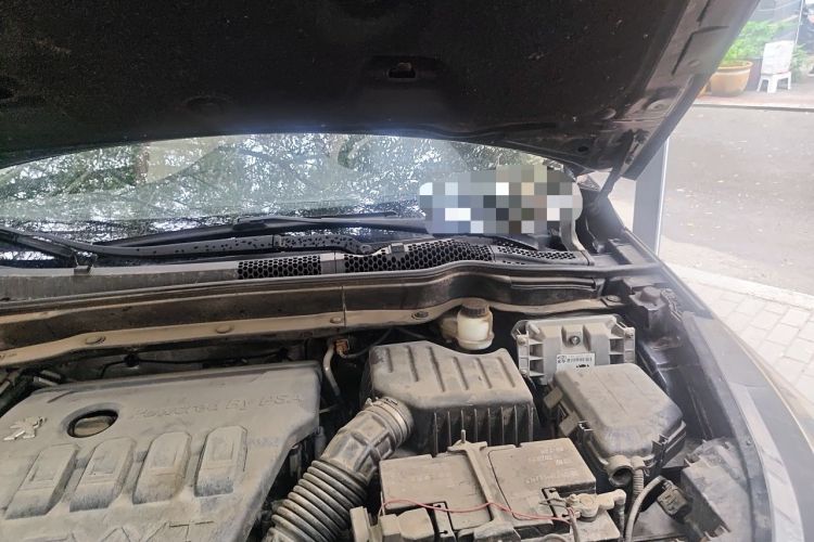 Used Dongfeng Aeolus AX7 2015 2.3L Automatic ZhiZun Version Engine Bay Left