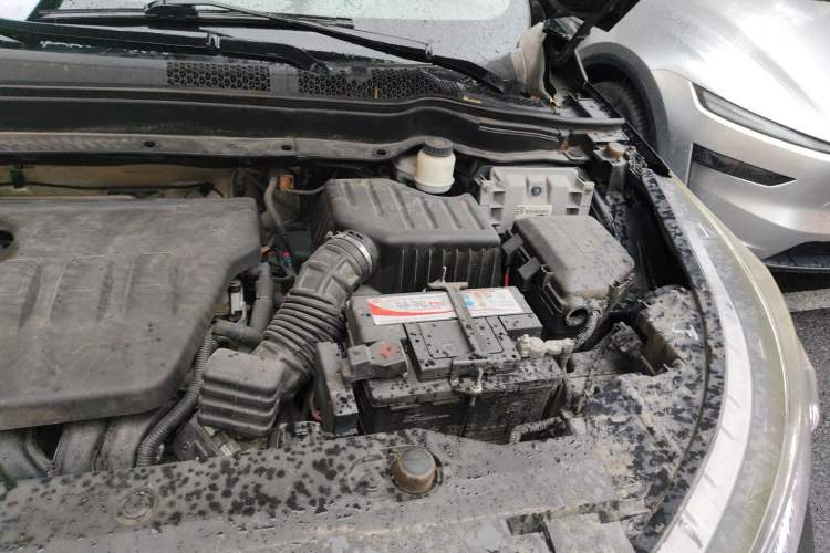Used Dongfeng Aeolus AX7 2015 2.0L Automatic Zhiyi Trim Engine Bay Left