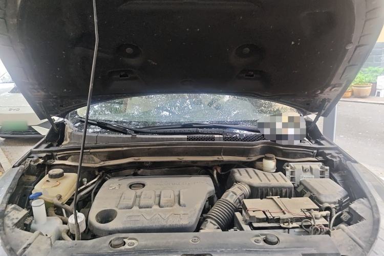 Used Dongfeng Aeolus AX7 2015 2.3L Automatic ZhiZun Version Engine Bay