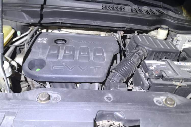 Used Dongfeng Aeolus AX7 2015 2.3L Automatic ZhiZun Version Engine Bay