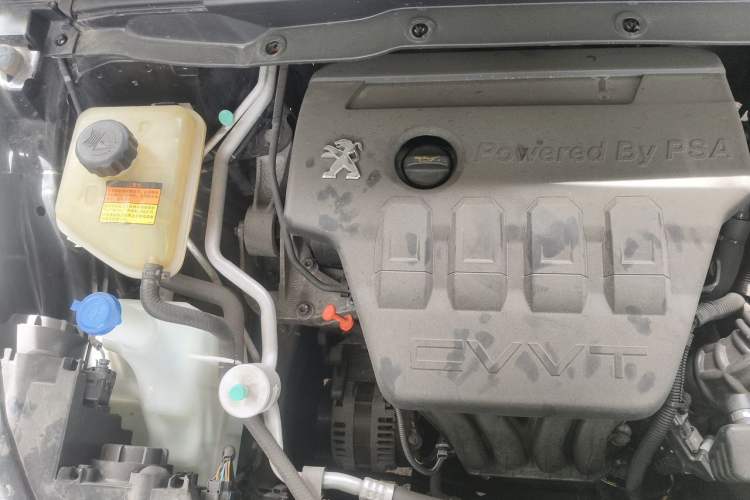 Used Dongfeng Aeolus AX7 2015 2.0L Automatic Zhiyue Version Engine Bay Right