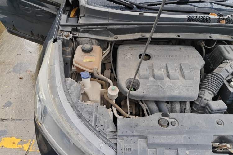 Used Dongfeng Aeolus AX7 2015 2.3L Automatic ZhiZun Version Engine Bay Right