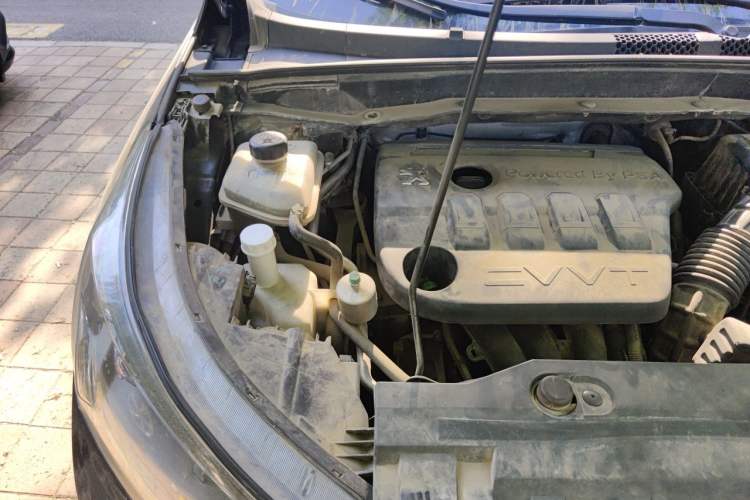 Used Dongfeng Aeolus AX7 2015 2.3L Automatic ZhiZun Version Engine Bay Right