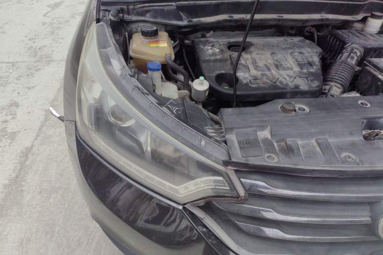 Used Dongfeng Aeolus AX7 2015 2.3L Automatic ZhiZun Version Engine Bay Right