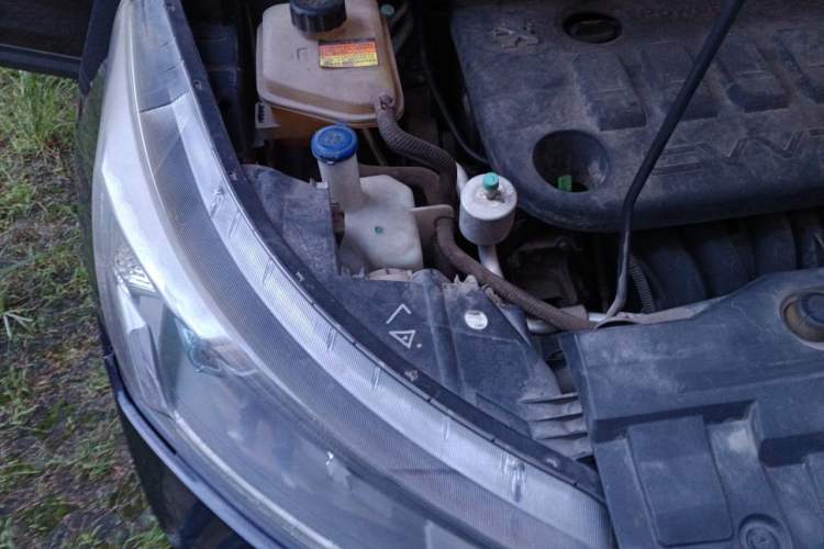Used Dongfeng Aeolus AX7 2015 2.3L Automatic ZhiZun Version Engine Bay Right