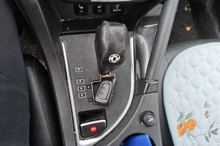 Used Dongfeng Aeolus AX7 2015 2.3L Automatic ZhiZun Version Gear Lever