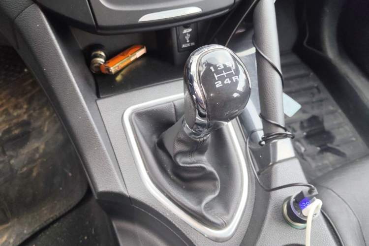 Used Dongfeng Aeolus AX7 2015 2.0L Manual Zhiyi Trim Gear Lever