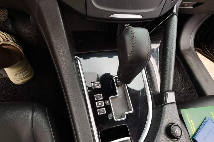 Used Dongfeng Aeolus AX7 2015 2.0L Automatic Zhiyi Trim Gear Lever