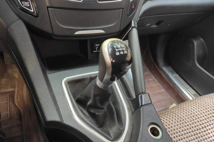 Used Dongfeng Aeolus AX7 2015 2.0L Manual Zhiyi Trim Gear Lever
